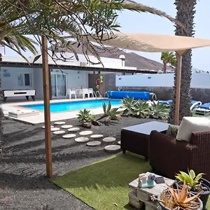 villa-mariola-playa-blanca-lanzarote.in-canary-islands.com/